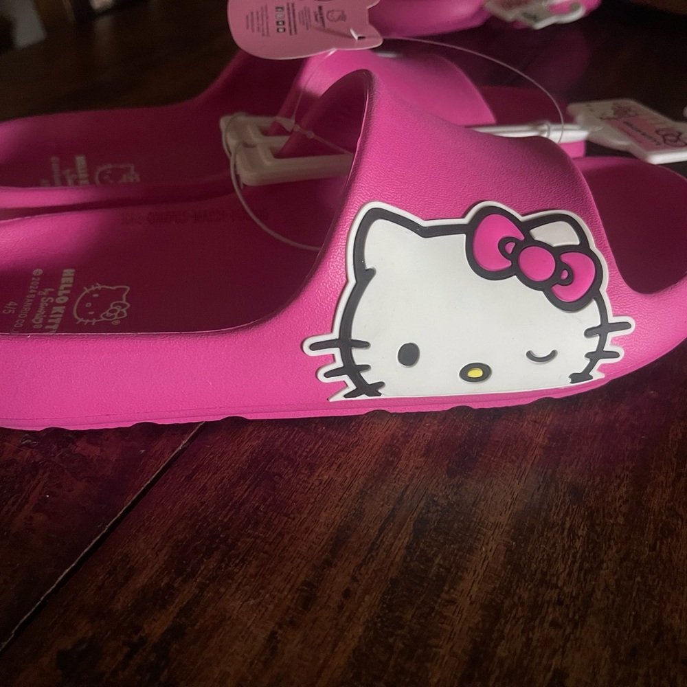 Hello Kitty Slides/Slipper Size 4/5 girls or 6/7 women’s Pink White
